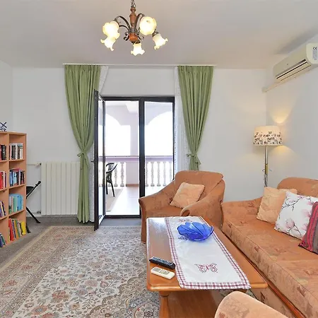 Anka 1223 Apartment Peroj